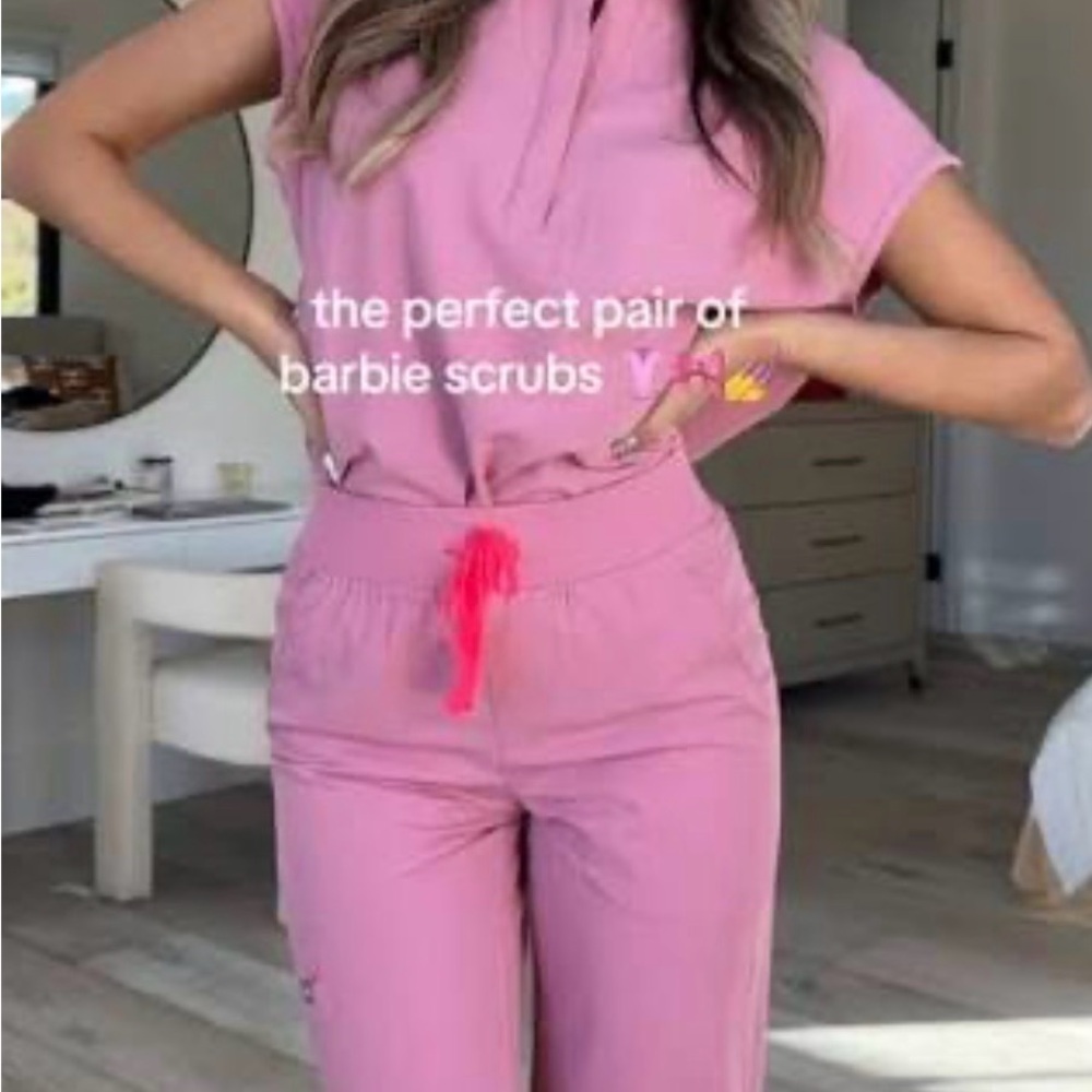Figs chalk pink joggers